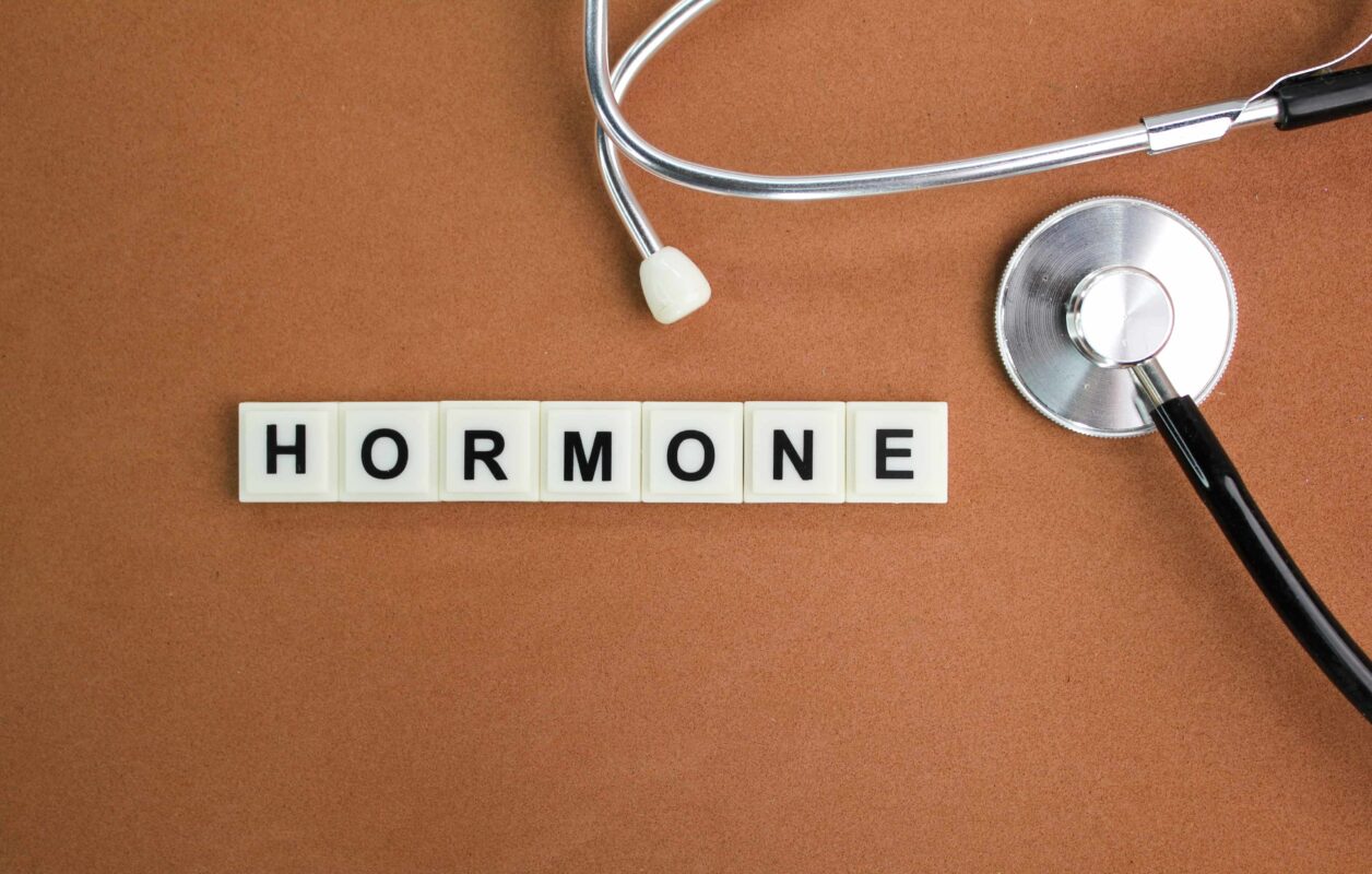 Progesteronmangel: Symptome, Ursachen und Natürliche Behandlung mit Pueraria Mirifica